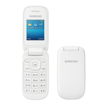 Samsung flip κινητό, ανοιχτό και κλειστό, με οθόνη και πληκτρολόγιο σε λευκό φόντο.