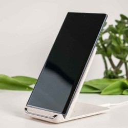 Tellur - Green - 15W Wireless Desk Charger - Cream - Wheat Straw