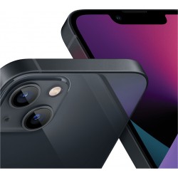 Πίσω όψη του Apple iPhone 13 Midnight, εστιασμένη στη διπλή κάμερα.